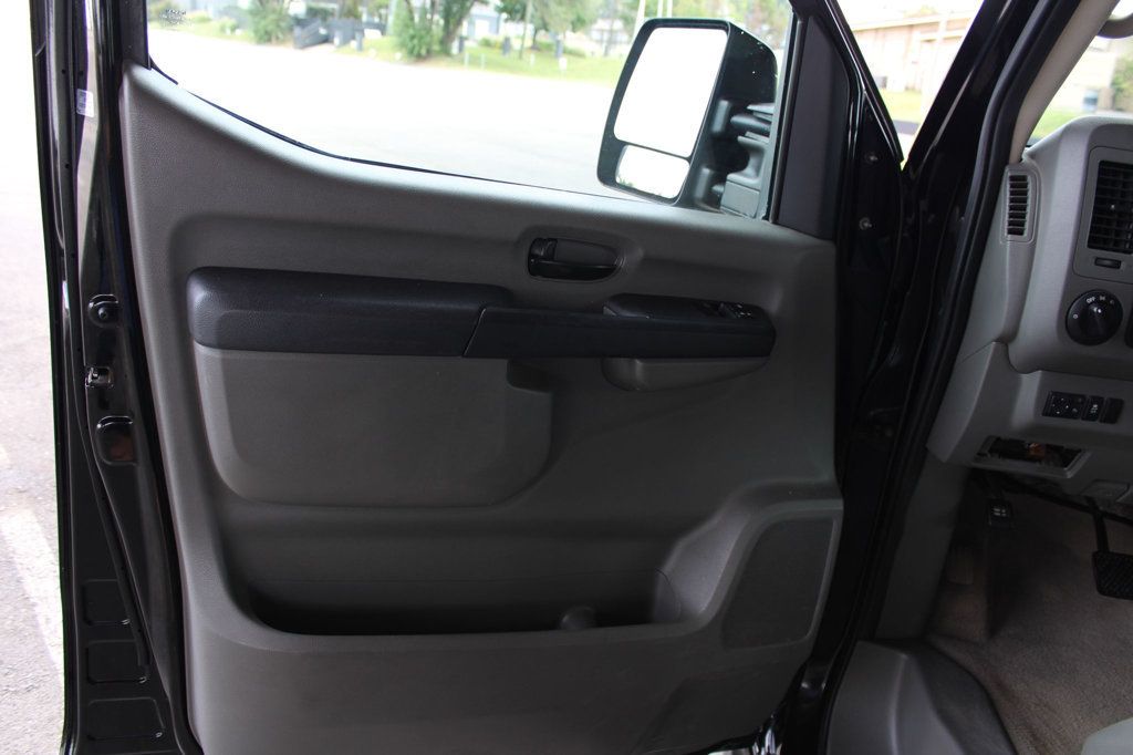 2017 Nissan NV Passenger V8 SL - 23065193 - 9