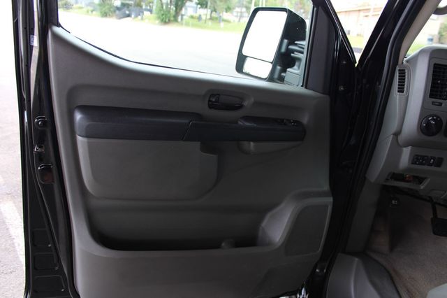2017 Nissan NV Passenger V8 SL - 23065193 - 9