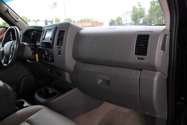2017 Nissan NV Passenger V8 SL - 23065193 - 10