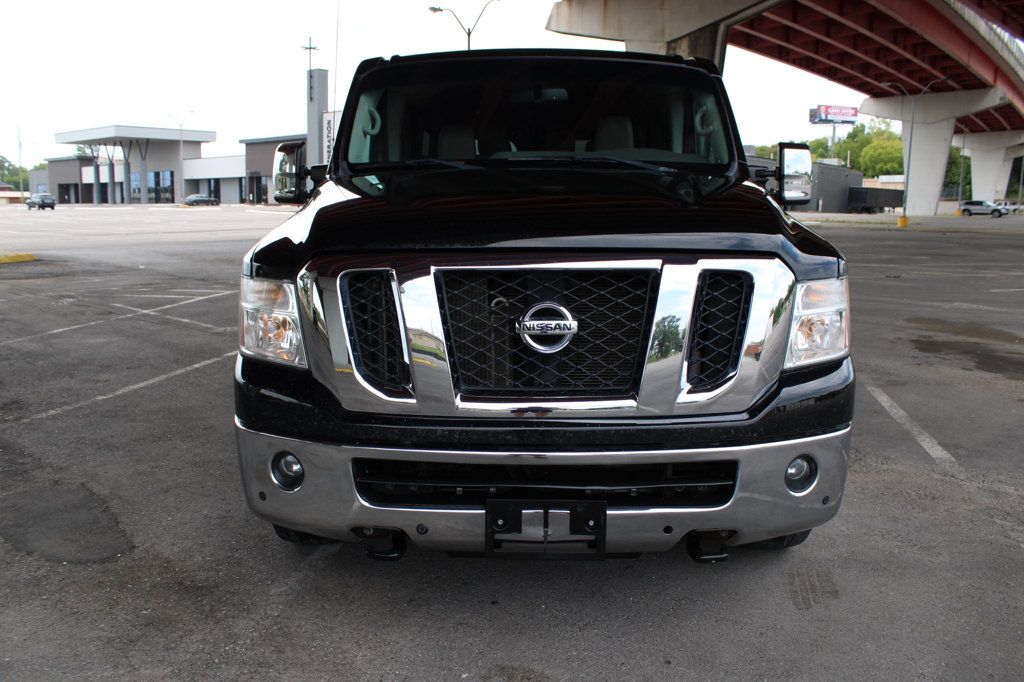 2017 Nissan NV Passenger V8 SL - 23065193 - 2