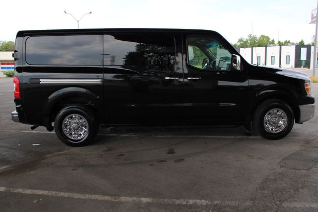 2017 Nissan NV Passenger V8 SL - 23065193 - 4