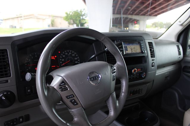 2017 Nissan NV Passenger V8 SL - 23065193 - 8