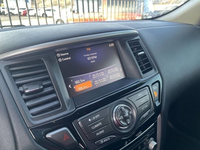 2017 Nissan Pathfinder  - 22970623 - 3