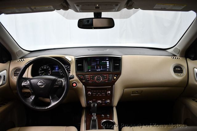 2017 Nissan Pathfinder 4x4 Platinum - 23072144 - 29