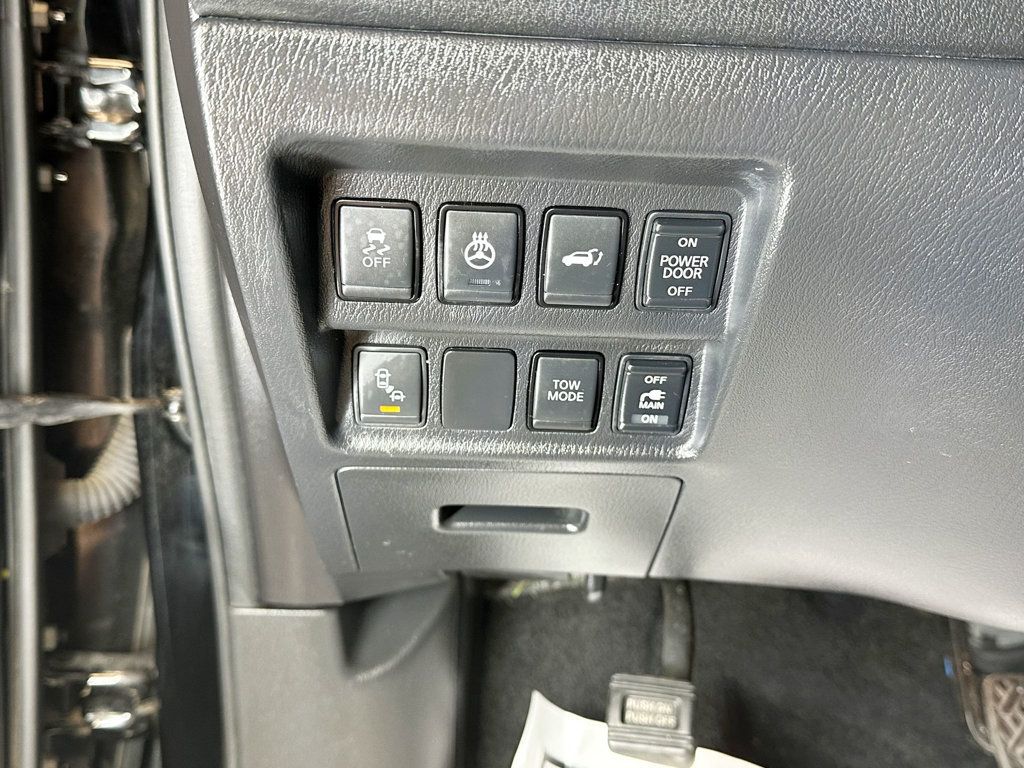 2017 Nissan Pathfinder 4x4 Platinum - 23062384 - 25