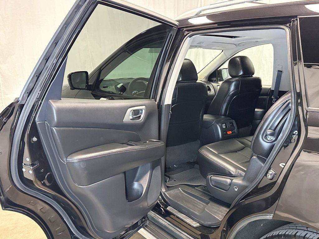 2017 Nissan Pathfinder 4x4 Platinum - 23062384 - 36
