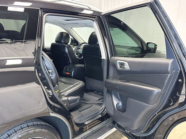 2017 Nissan Pathfinder 4x4 Platinum - 23062384 - 37