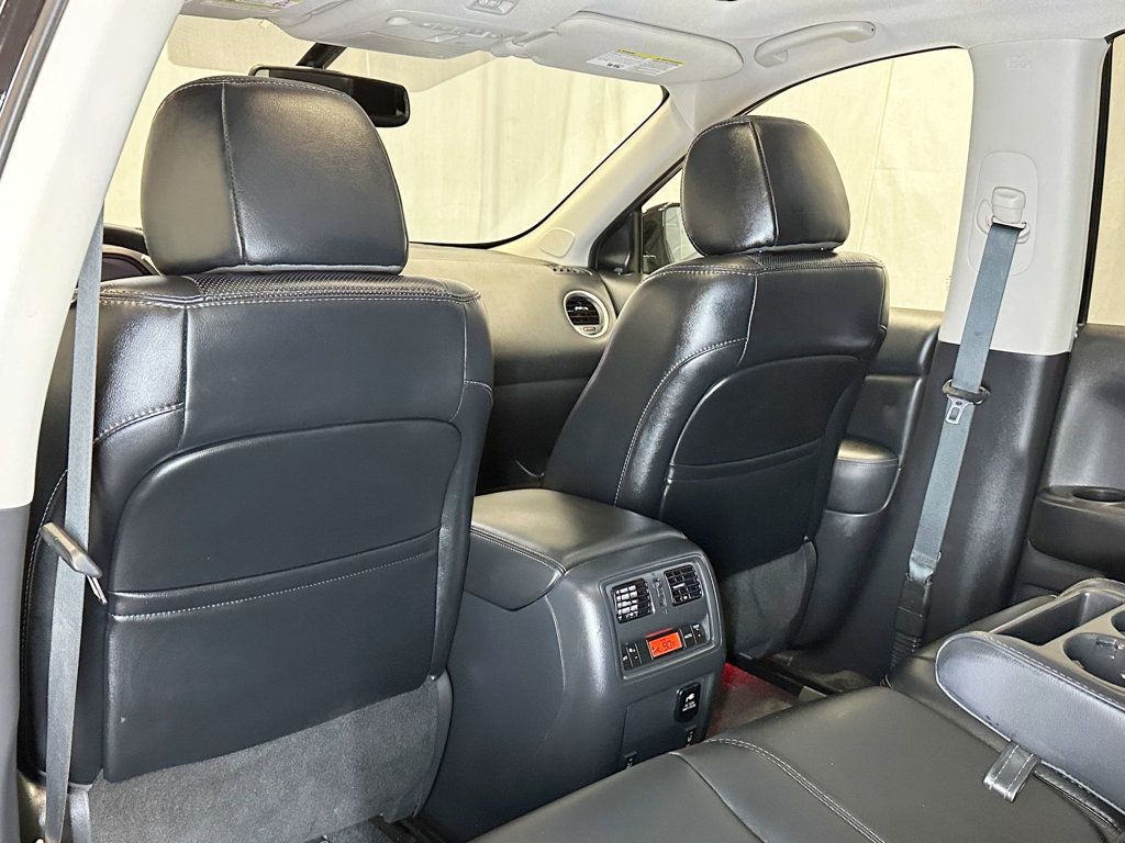 2017 Nissan Pathfinder 4x4 Platinum - 23062384 - 38