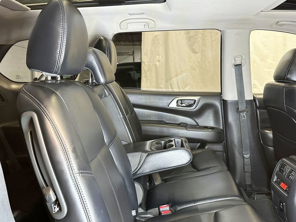 2017 Nissan Pathfinder 4x4 Platinum - 23062384 - 41