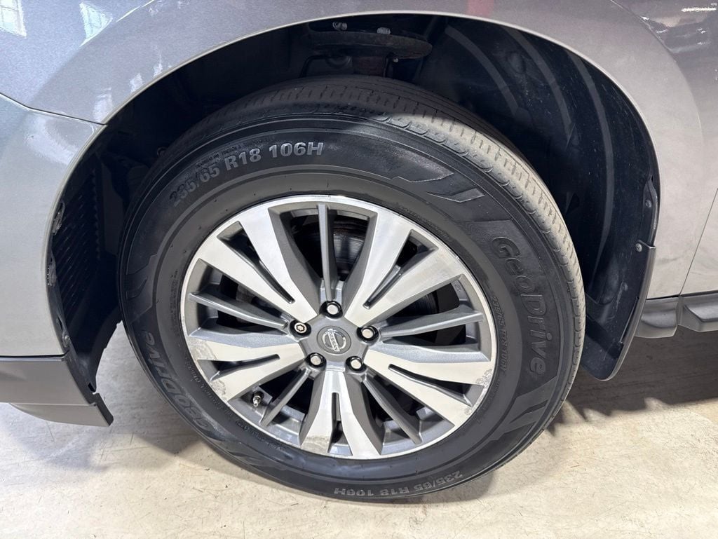 2017 Nissan Pathfinder 4x4 S - 23012023 - 1