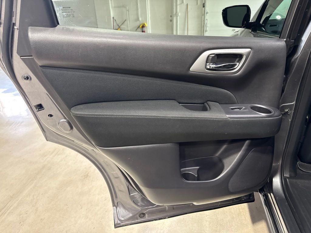 2017 Nissan Pathfinder 4x4 S - 23012023 - 30