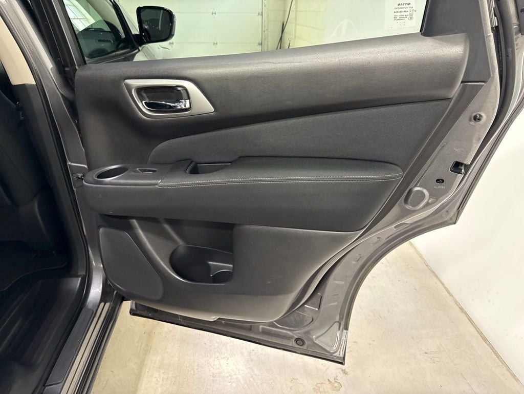 2017 Nissan Pathfinder 4x4 S - 23012023 - 36