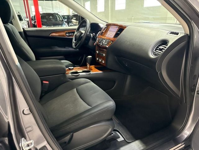 2017 Nissan Pathfinder 4x4 S - 23012023 - 38