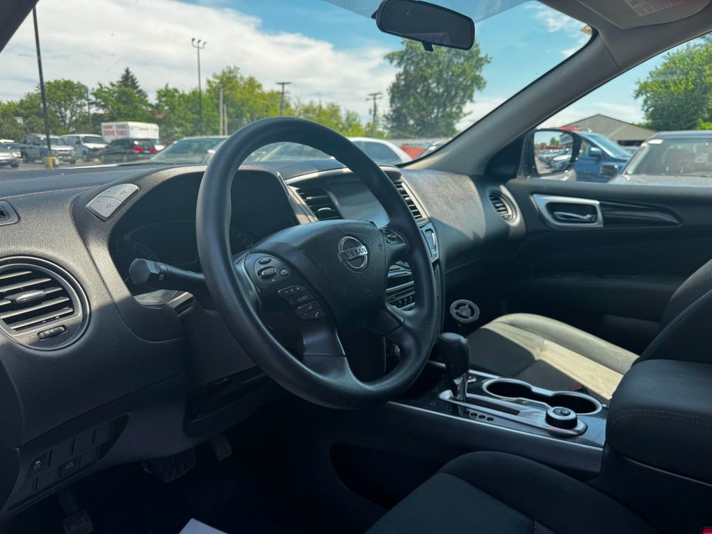 2017 Nissan Pathfinder 4x4 S - 23036023 - 9