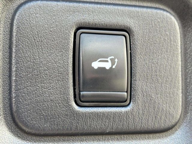 2017 Nissan Pathfinder 4x4 SL - 22940953 - 27