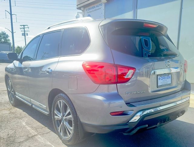 2017 Nissan Pathfinder FWD Platinum - 22611222 - 2