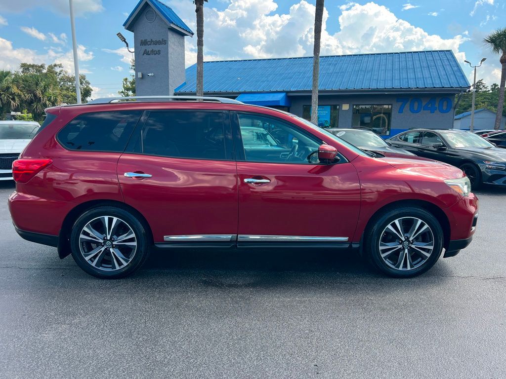 2017 Nissan Pathfinder FWD Platinum - 22589112 - 3