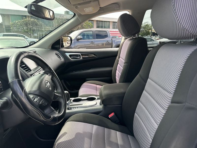 2017 Nissan Pathfinder FWD SV - 23015539 - 12