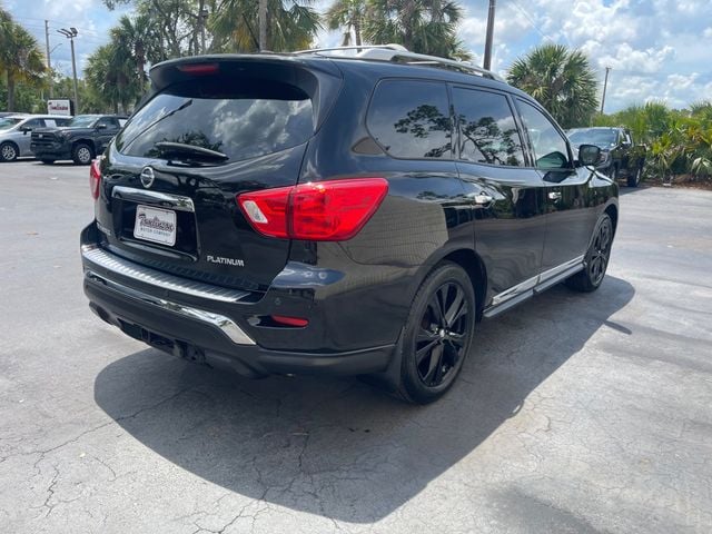 2017 Nissan Pathfinder Platinum 2WD's photo