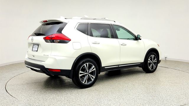 2017 Nissan Rogue 2017.5 AWD SL w/ Premium Package - 23040008 - 4