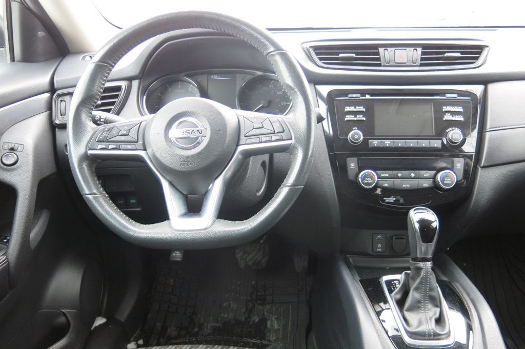 2017 Nissan Rogue 2017.5 AWD SV - 22980411 - 19