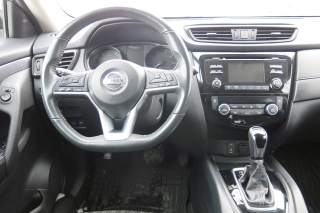 2017 Nissan Rogue 2017.5 AWD SV - 22980411 - 19