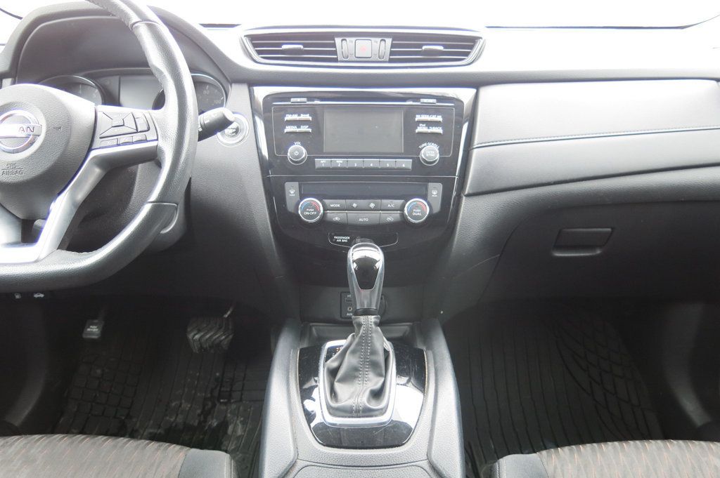 2017 Nissan Rogue 2017.5 AWD SV - 22980411 - 24