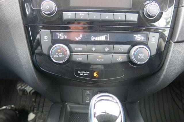 2017 Nissan Rogue 2017.5 AWD SV - 22980411 - 28