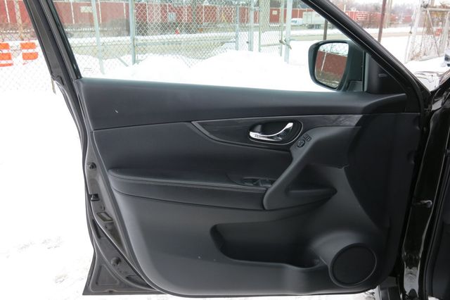 2017 Nissan Rogue 2017.5 AWD SV - 22980411 - 46