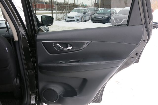 2017 Nissan Rogue 2017.5 AWD SV - 22980411 - 49