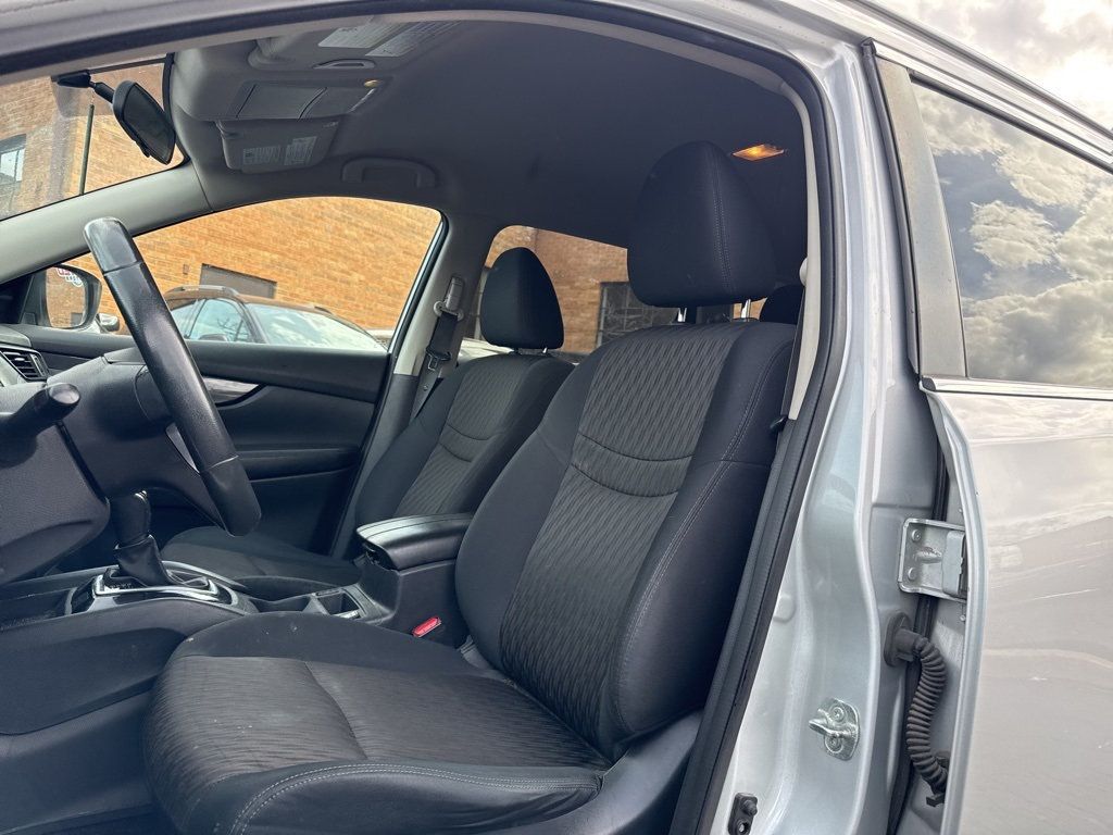 2017 Nissan Rogue 2017.5 AWD SV - 22944583 - 5