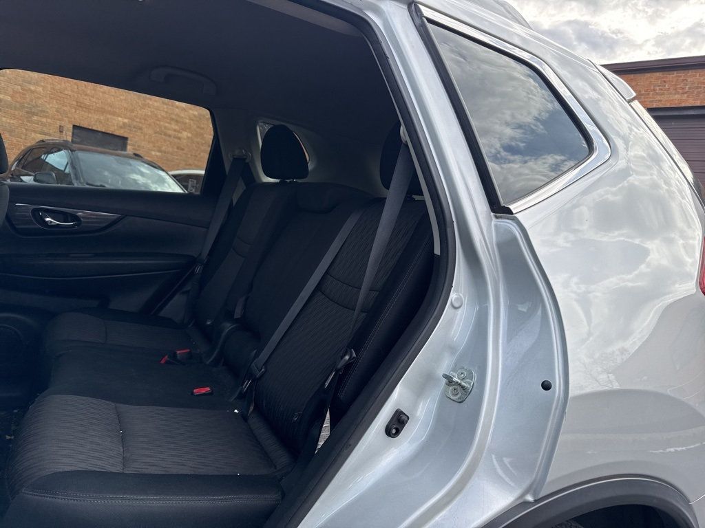 2017 Nissan Rogue 2017.5 AWD SV - 22944583 - 6