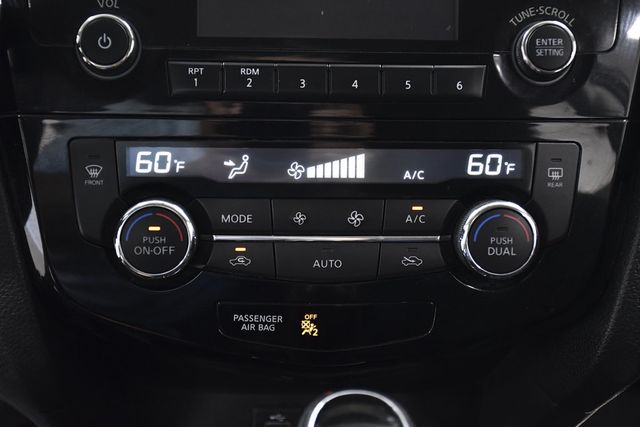 2017 Nissan Rogue 2017.5 AWD SV - 23083976 - 25