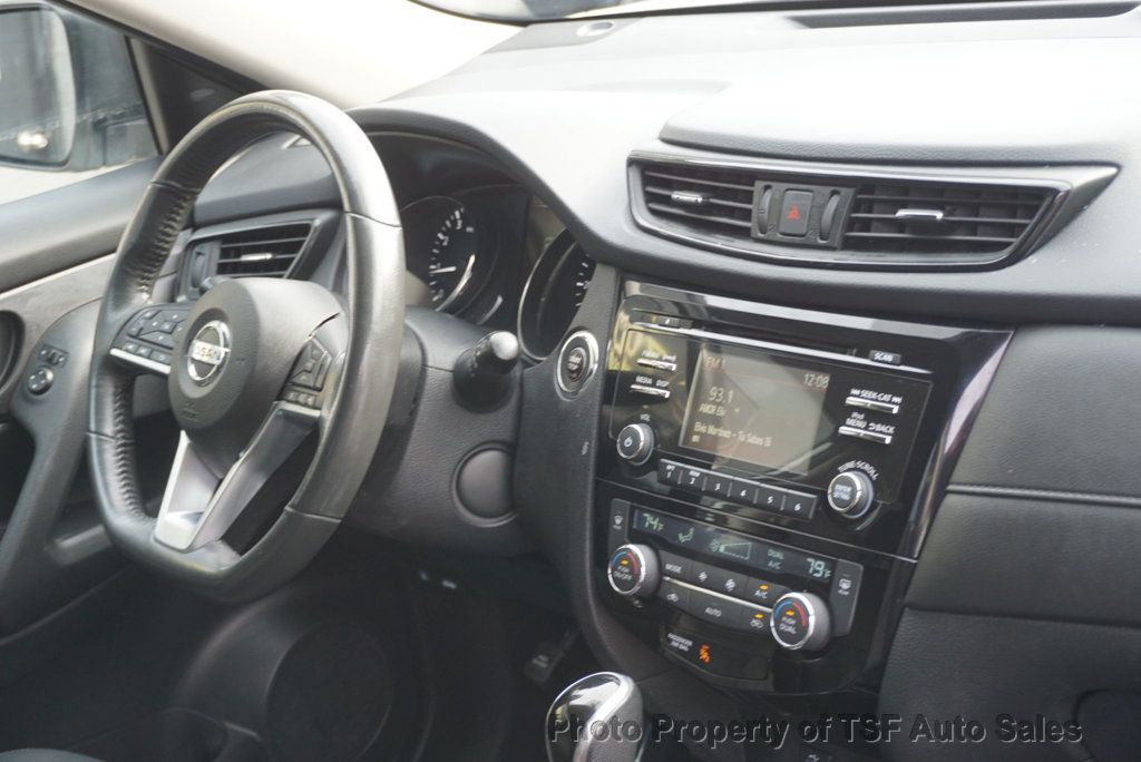 2017 Nissan Rogue 2017.5 AWD SV - 22975951 - 16