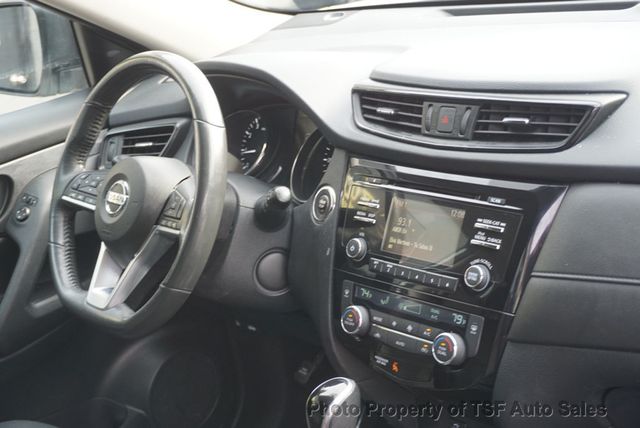 2017 Nissan Rogue 2017.5 AWD SV - 22975951 - 16