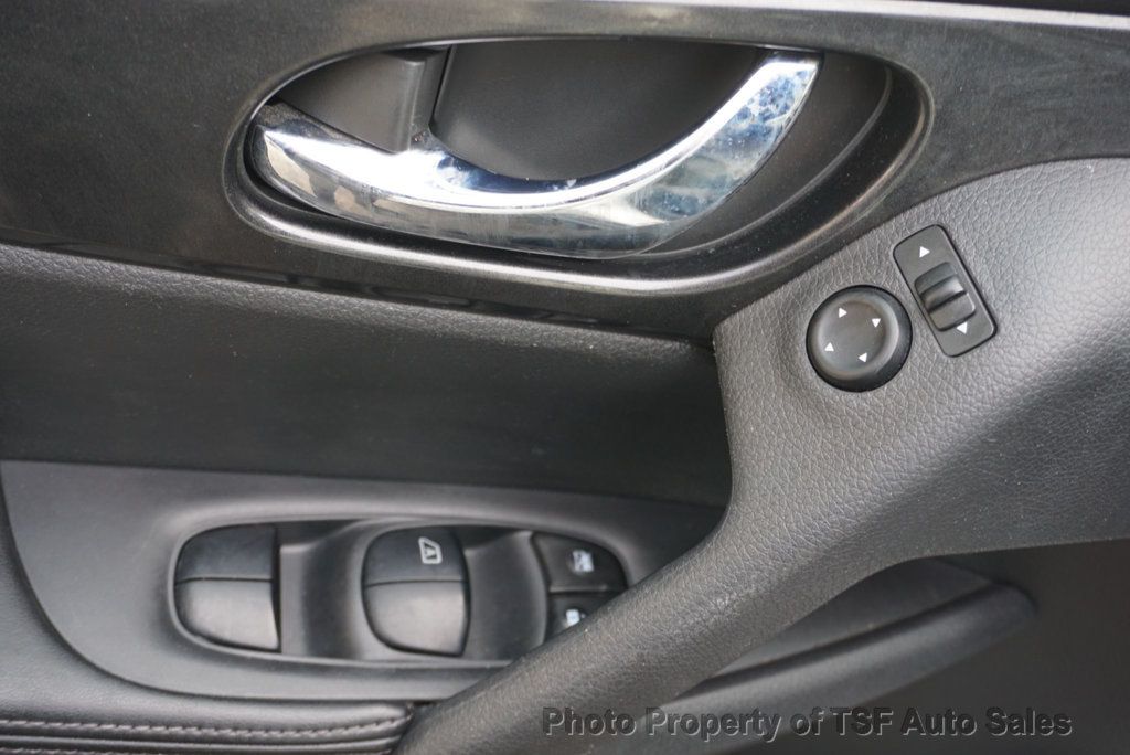 2017 Nissan Rogue 2017.5 AWD SV - 22975951 - 28