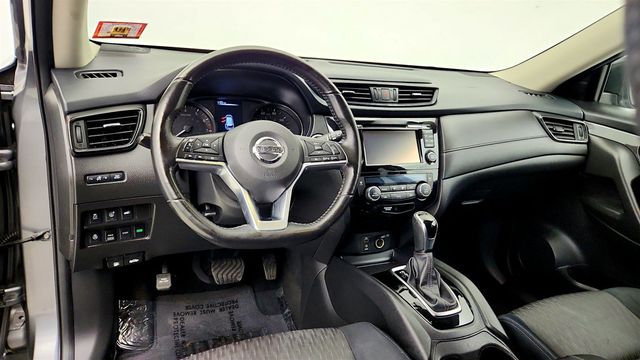 2017 Nissan Rogue 2017.5 AWD SV w/ SV Premium Package & Navigation - 23042569 - 11