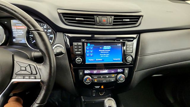 2017 Nissan Rogue 2017.5 AWD SV w/ SV Premium Package & Navigation - 23042569 - 16
