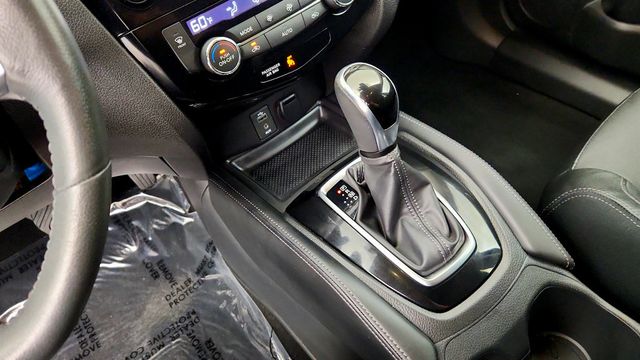 2017 Nissan Rogue AWD SL Hybrid w/ Premium Pkg - 23063809 - 16