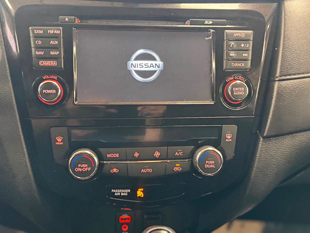 2017 Nissan Rogue AWD SV photo 19