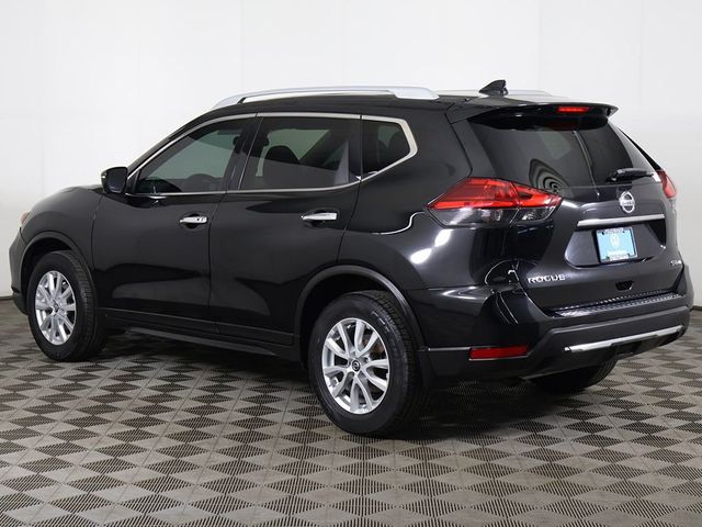2017 Nissan Rogue AWD SV - 23057649 - 9