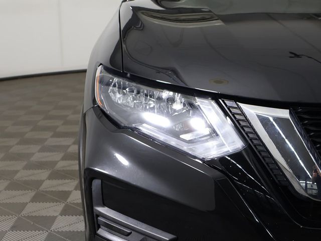 2017 Nissan Rogue AWD SV - 23057649 - 13