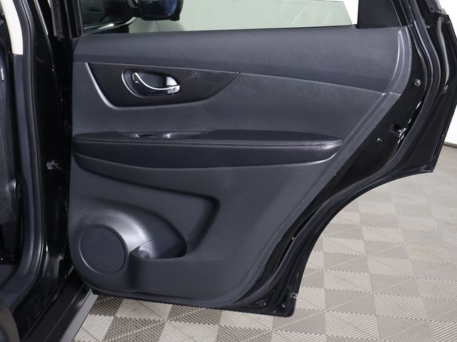 2017 Nissan Rogue AWD SV - 23057649 - 26