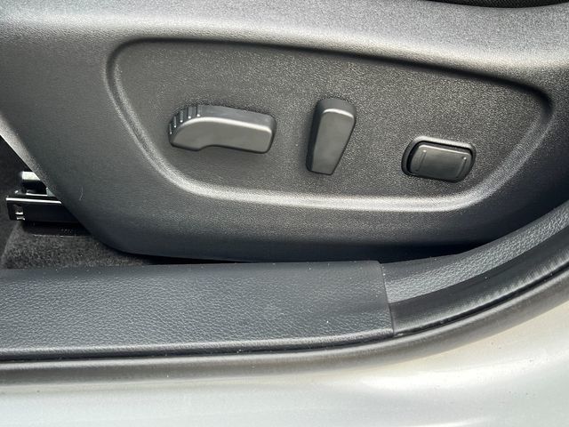 2017 Nissan Rogue AWD SV - 23070733 - 9