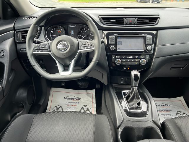2017 Nissan Rogue AWD SV - 23070733 - 13