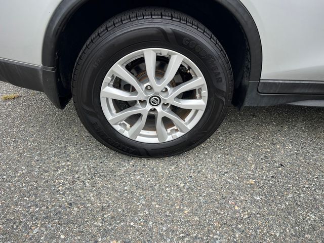 2017 Nissan Rogue AWD SV - 23070733 - 16