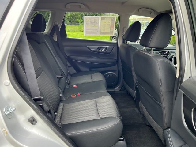 2017 Nissan Rogue AWD SV - 23070733 - 17