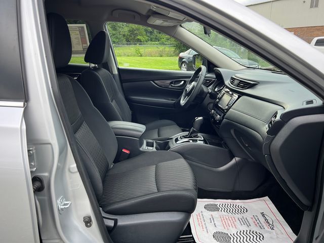 2017 Nissan Rogue AWD SV - 23070733 - 18
