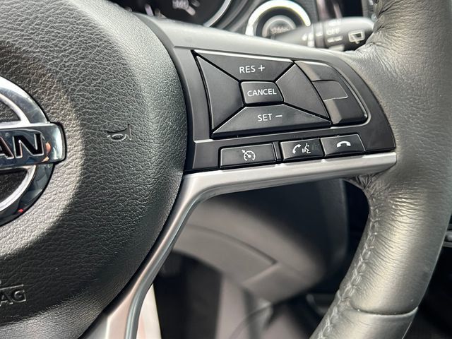 2017 Nissan Rogue AWD SV - 23070733 - 22