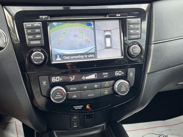 2017 Nissan Rogue AWD SV - 23070733 - 29
